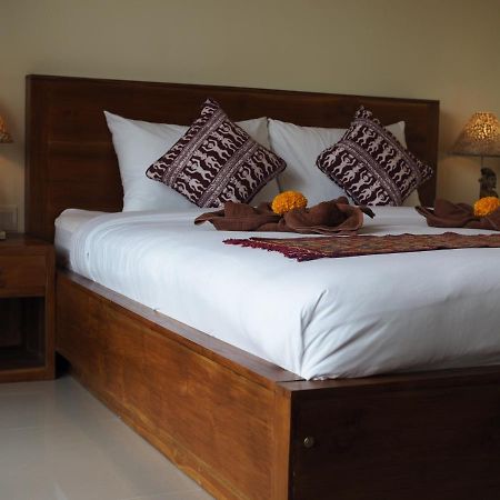 Kampung Sari Homestay อูบุด ภายนอก รูปภาพ